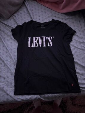 Levi's Black Tee with White Logo